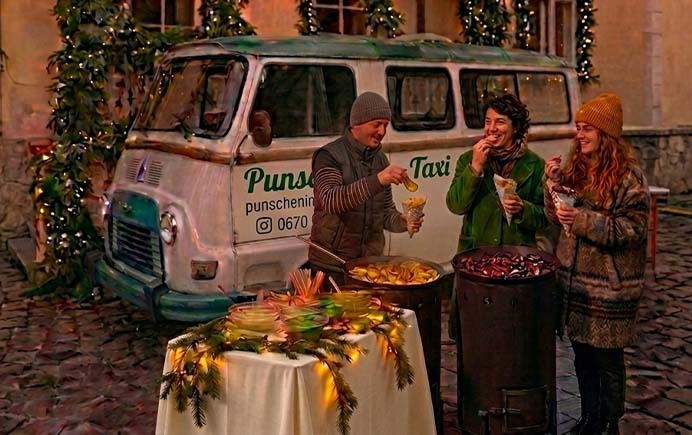Stand für Maroni-Catering mit "Renault Estafette"